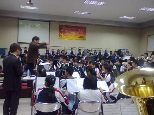 北京109中学富联娱乐示范乐团大师班活动圆满结束 